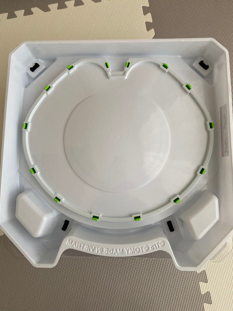 BEYBLADE X セット(スタジアム、ランチャー4個、ベイ7個)