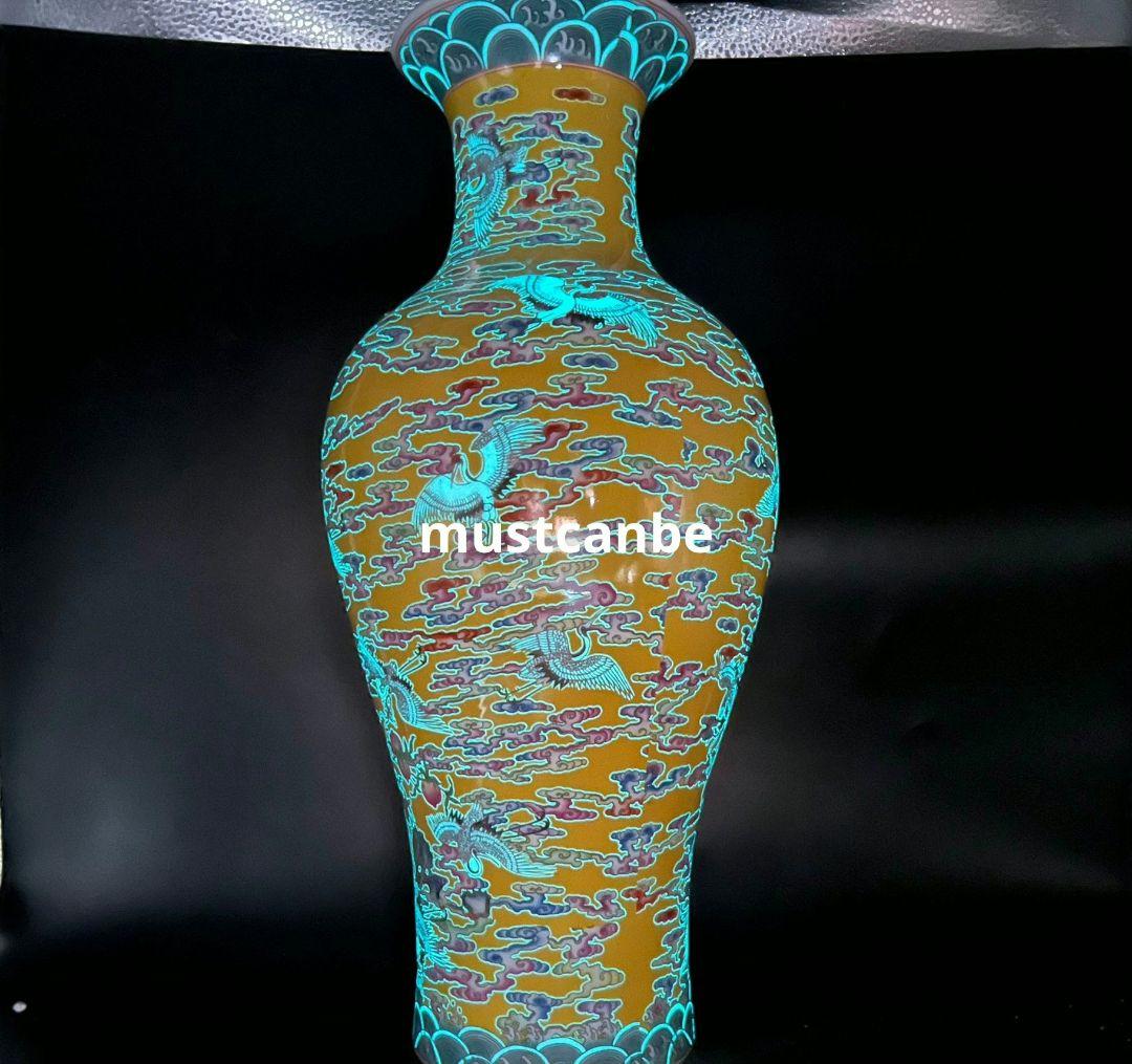 大清雍正粉彩海水鶴魚夜光磁器尾瓶 景徳鎮 陶磁器 装飾品 現代工芸品美術品 置物