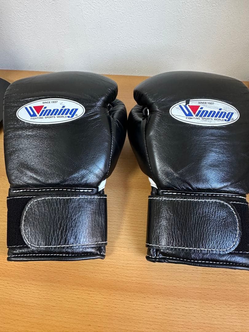 Winning ボクシンググローブ 8oz 黒