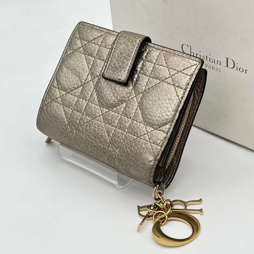 【美品】クリスチャンディオール 二つ折り財布 カナージュ ロゴ金具 レザー