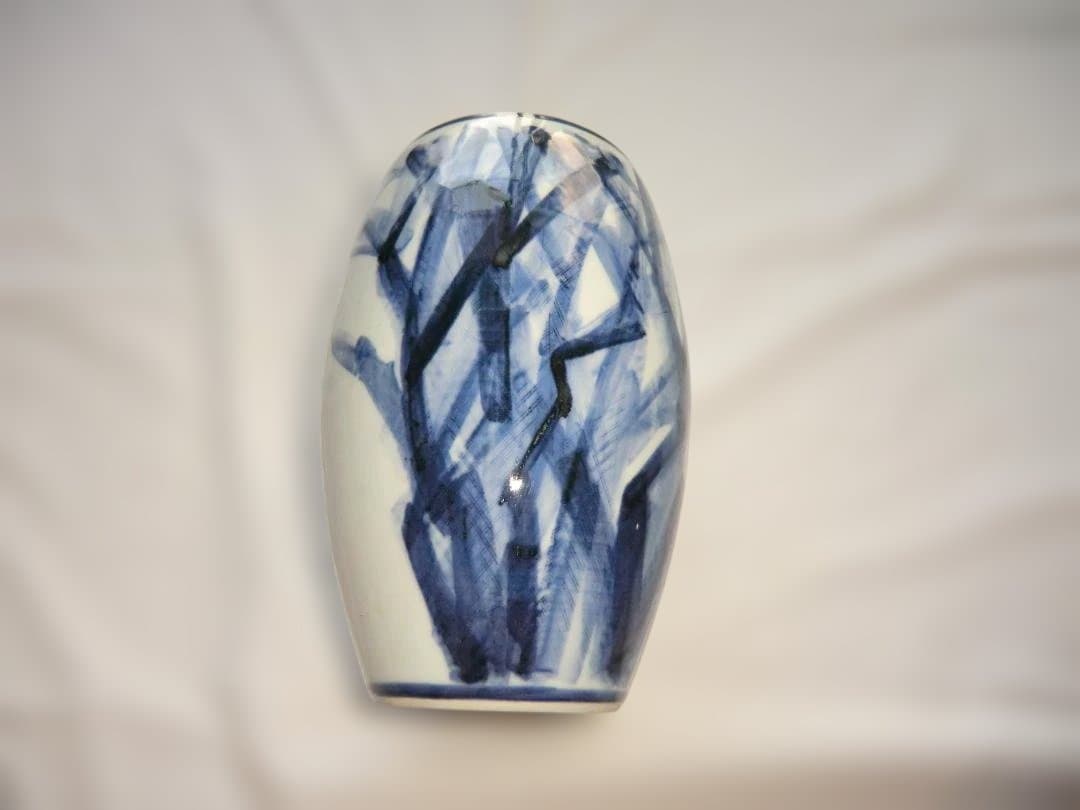 青と白の抽象デザインの陶器花瓶　松風栄一　木箱付き　京焼　染付　昭和
