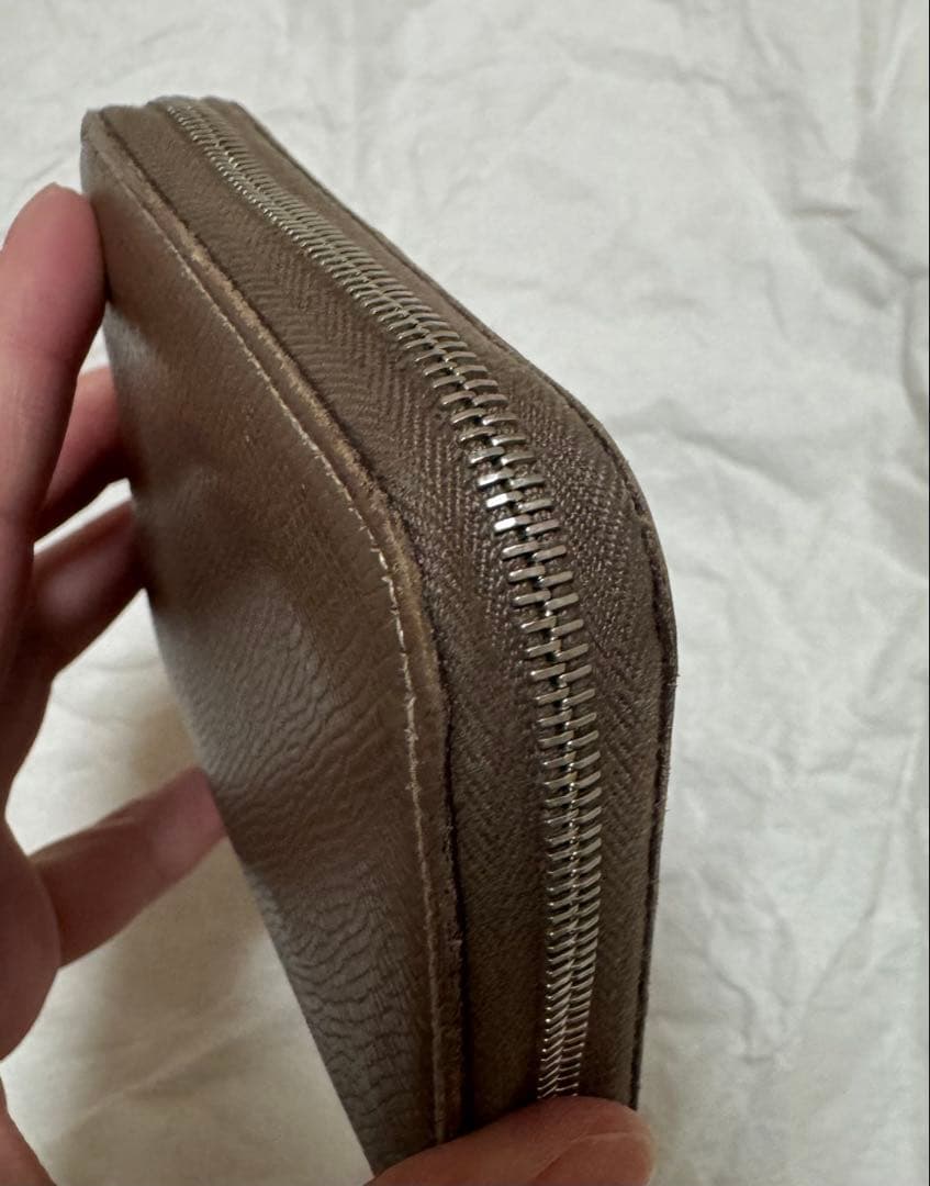 ほくろ　エルメス　シルクインコンパクト　エトゥープ