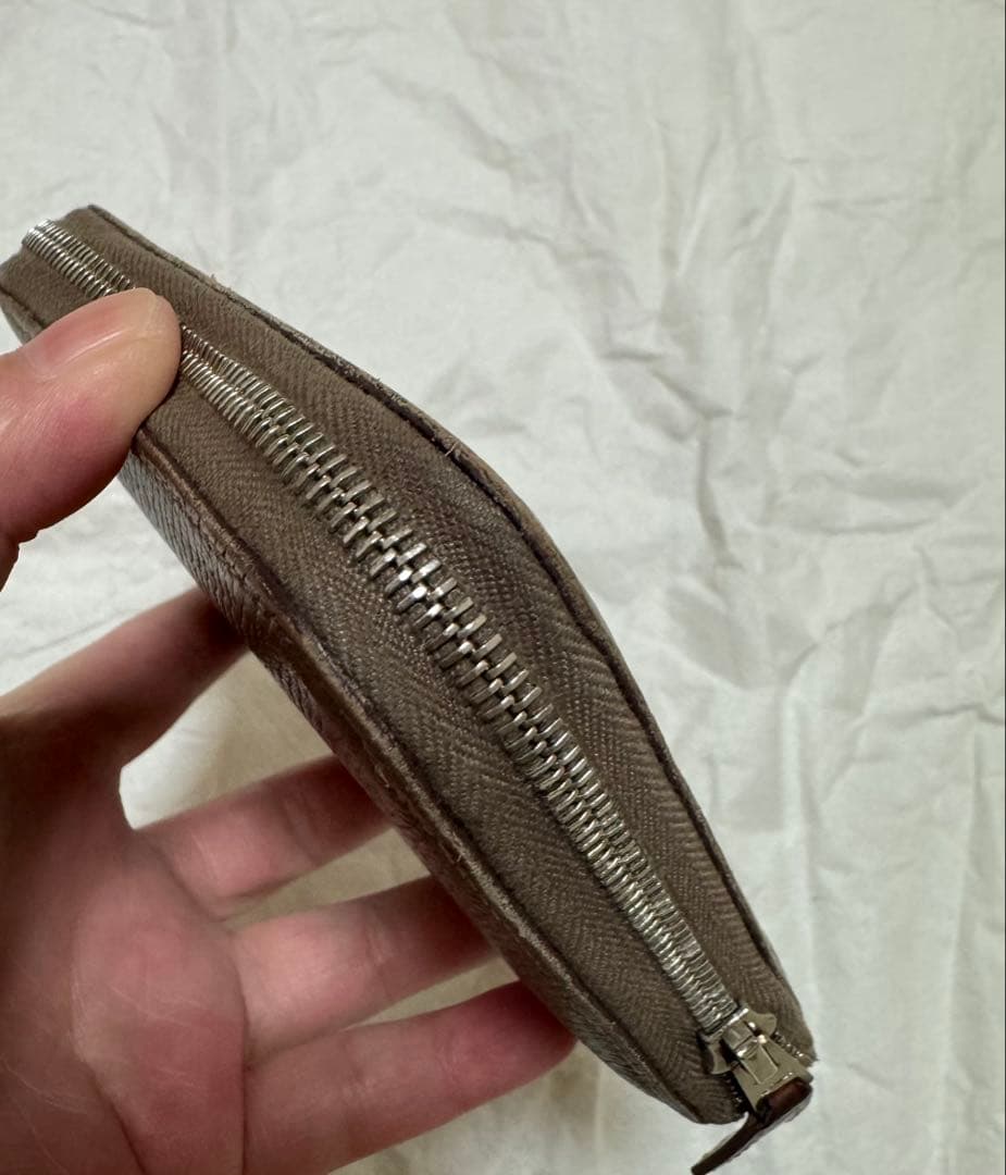 ほくろ　エルメス　シルクインコンパクト　エトゥープ