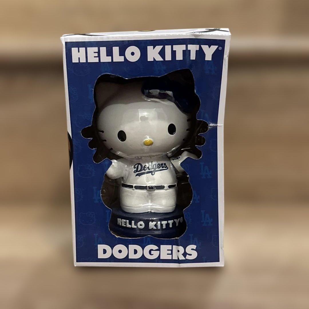 訳あり　ハローキティ　ボブルヘッド　ドジャース　ロサンゼルス　来場者限定　新品