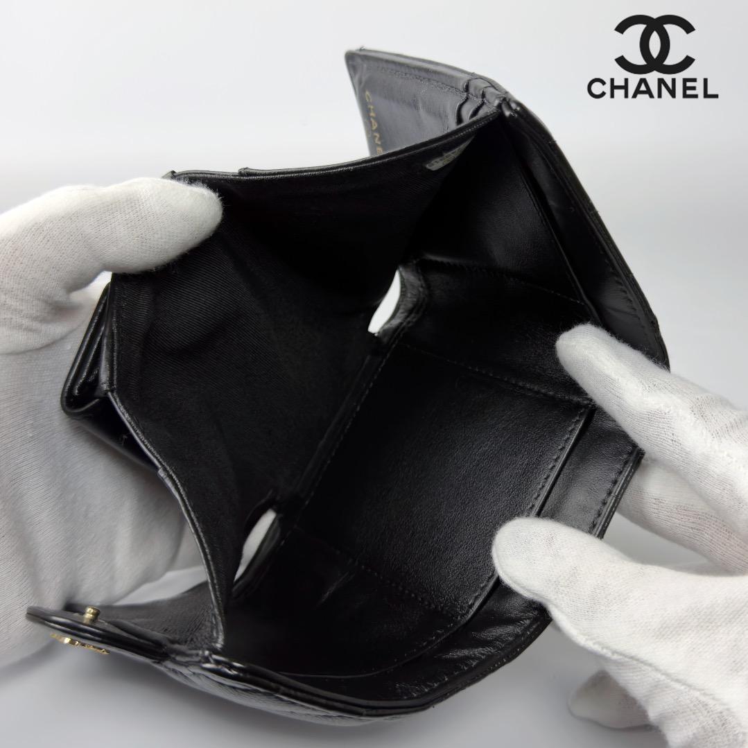 正規品　シャネル　マトラッセ　ジェブロン　ゴールド金具　Wホック　三つ折り財布