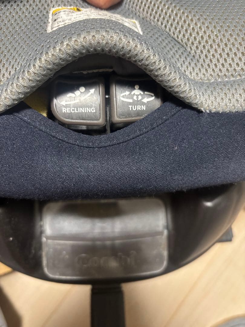 美品　コンビ　クルムーヴスマート　ISOFIX エッグショック　紺　回転式