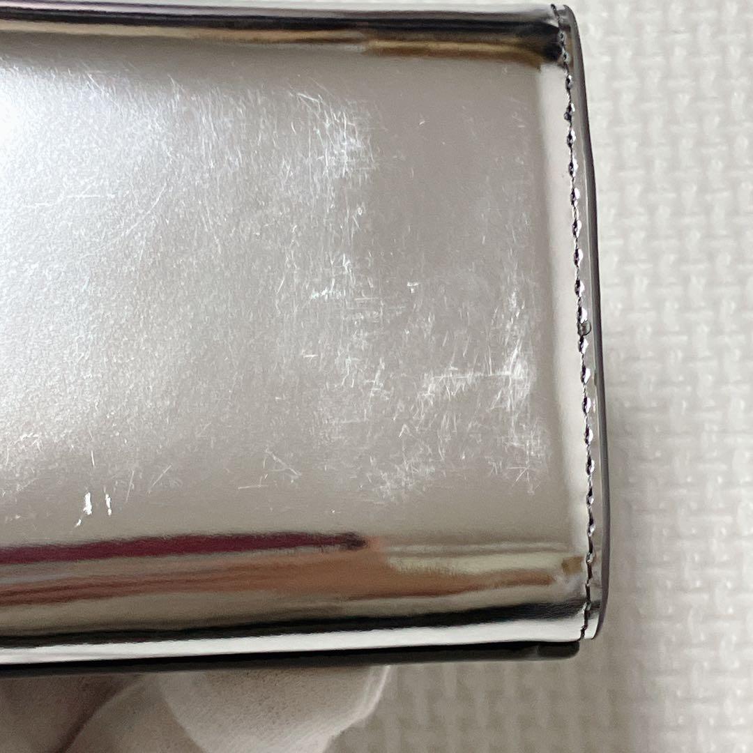 未使用　DIESELディーゼル　「D」ロゴ 三つ折り財布　シルバー　箱付き