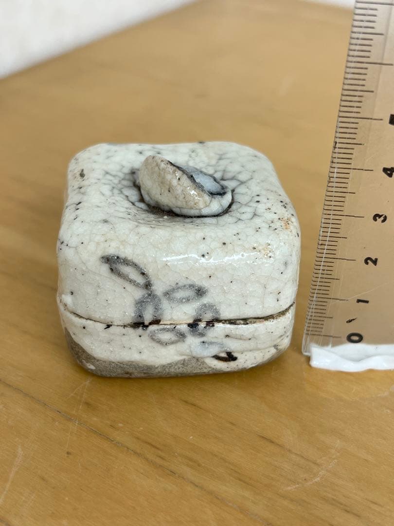 日本製　志野焼香合　アンティーク　唐物　古美術品　コレクション　骨董　江戸　青磁