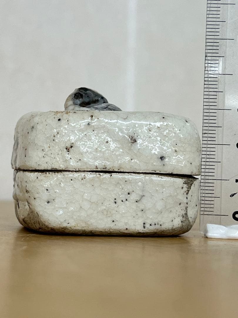 日本製　志野焼香合　アンティーク　唐物　古美術品　コレクション　骨董　江戸　青磁