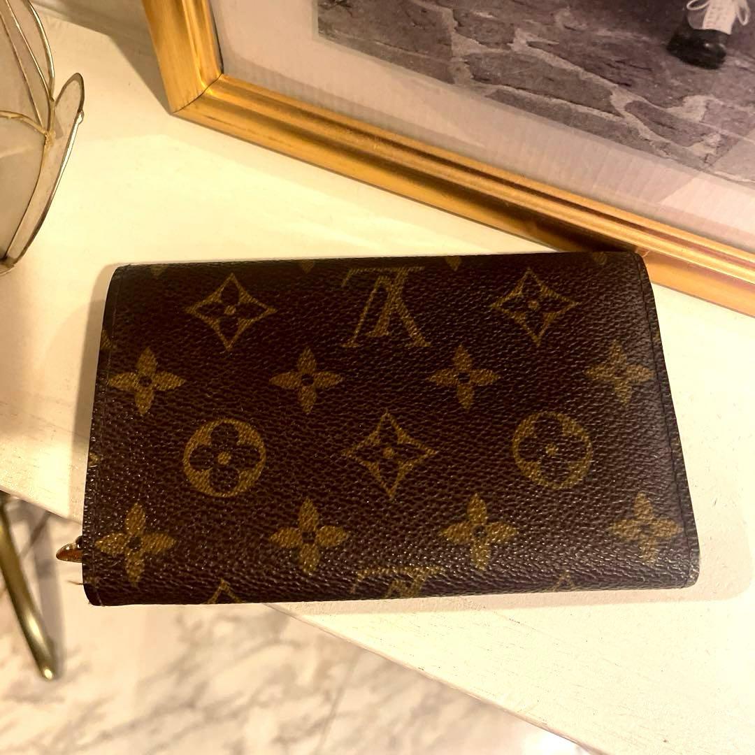 【LOUIS VUITTON】モノグラムデザイン　財布　ケース