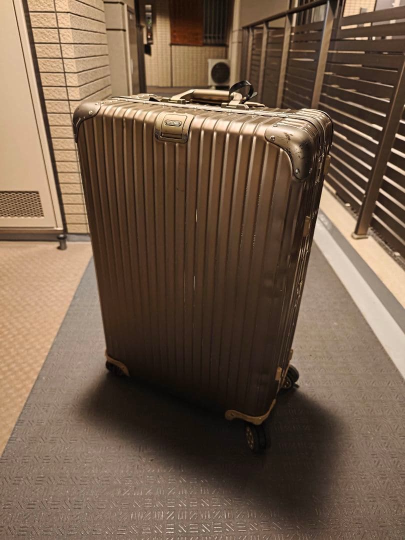 RIMOWAリモワトパーズ チタニウム82L　92073