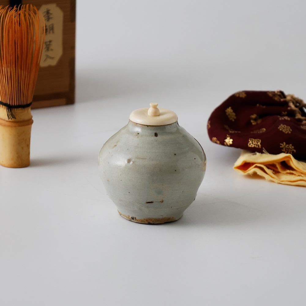 時代 朝鮮美術 李朝 茶入 李朝白磁 時代箱 茶道具 小壷 古玩仕覆黄布 げ蓋