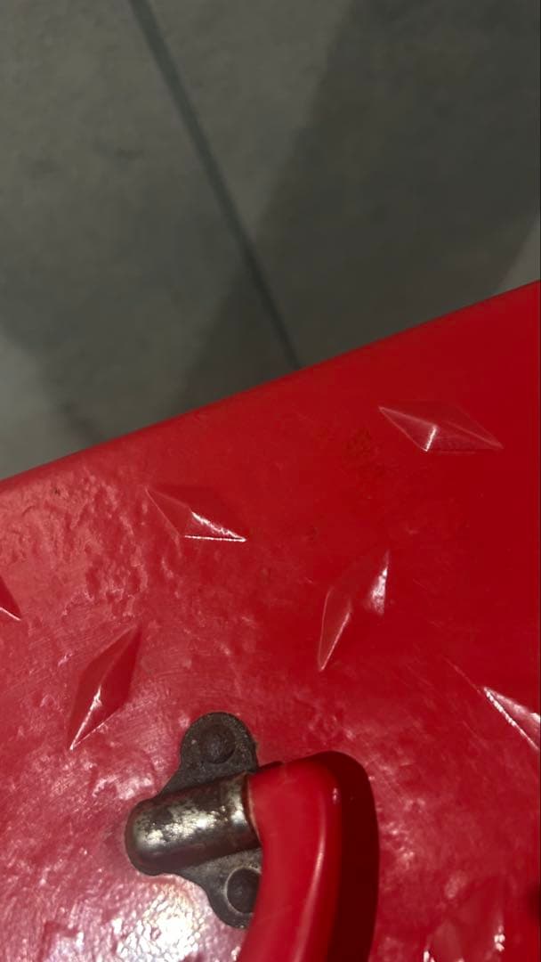 Supreme Diamond Plate Tool Box 工具箱