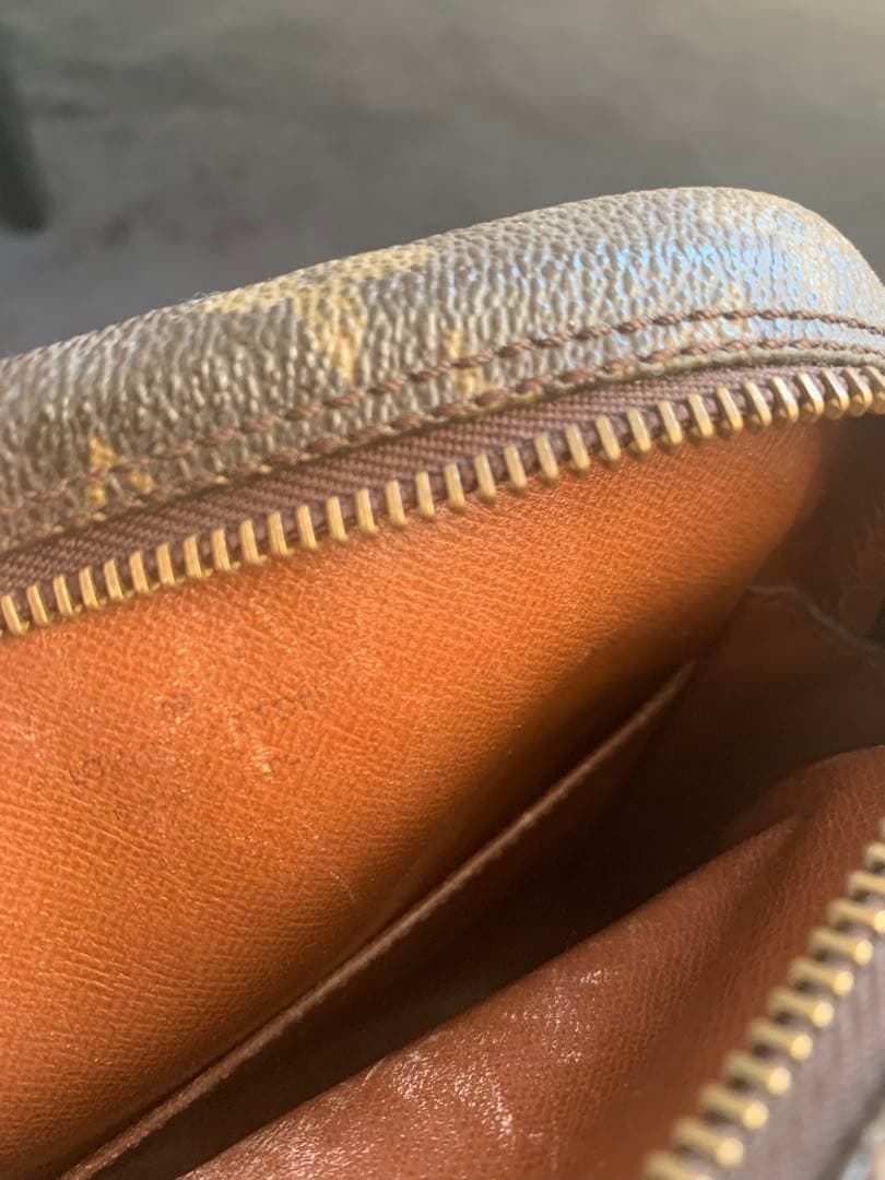 Louis Vuitton ショルダーバッグ　アマゾン訳あり