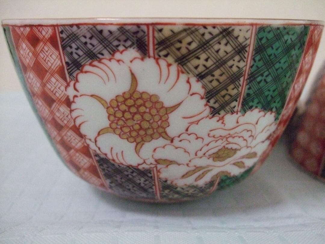 ★古美術品・古伊万里 金蘭手 蓋物碗 茶碗５客組 牡丹・吉祥文 木箱入り