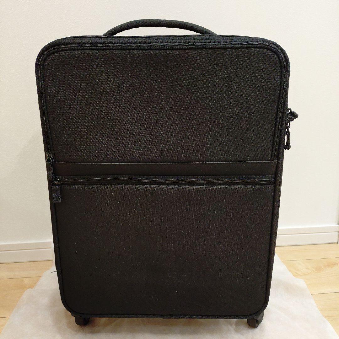 【廃盤・美品】無印良品 半分の厚みで収納できるソフトキャリーケース (S)