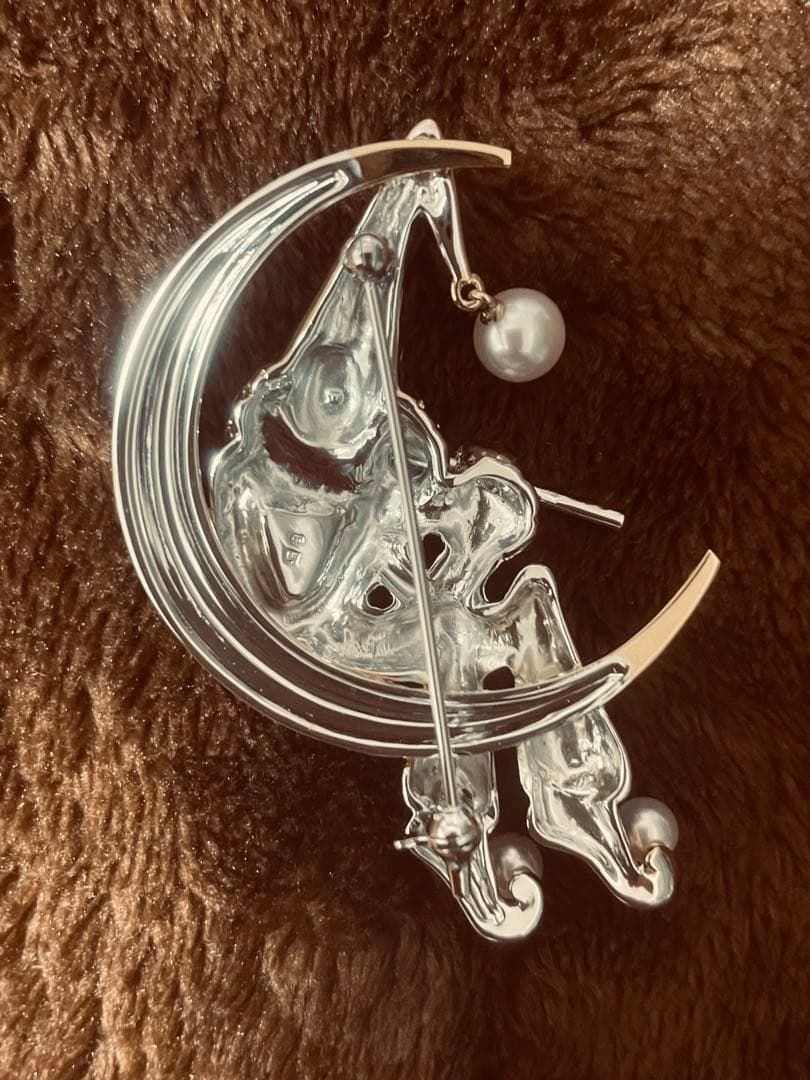 【新品】MIKIMOTO 月とピエロのブローチ（証明書あり）