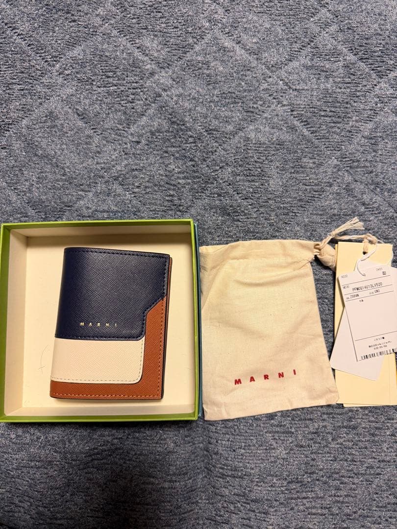MARNI 二つ折り財布 ネイビー/ホワイト/ブラウン