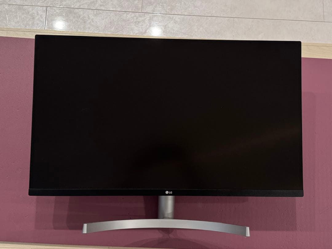 LG 32UN500-W（31.5インチ）
