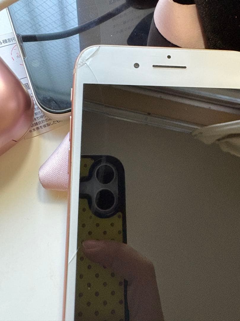 iPhone 8 Plus 64GB バッテリー85％ 画面割れありジャンク扱い