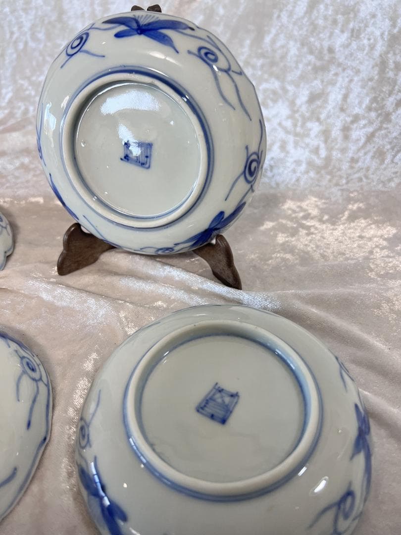 金彩色絵花草紋輪花小皿　伊万里焼　明治　４枚組