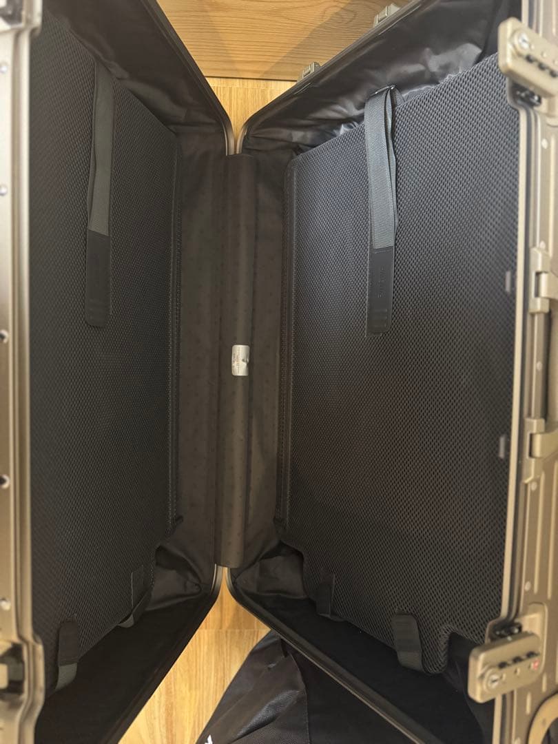 正規品　RIMOWA リモワ　オリジナル チェックインL チタニウムスーツケース