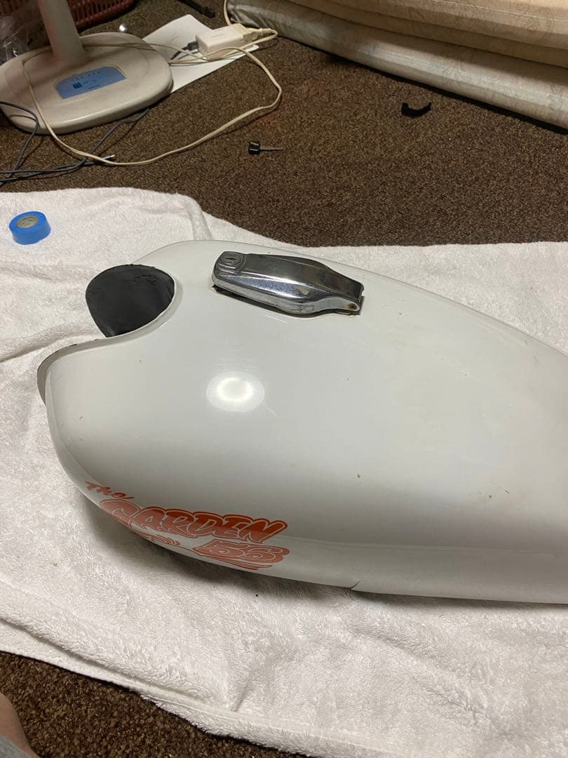 YAMAHA SR400 ガソリンタンク