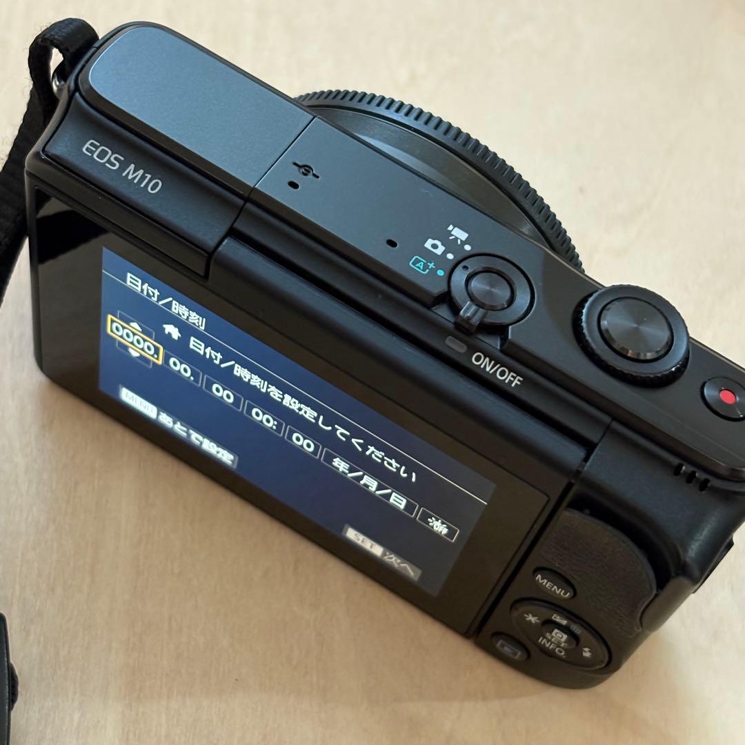 【極美品】Canon キヤノン ミラーレス一眼カメラ EOS M10レンズ2 黒