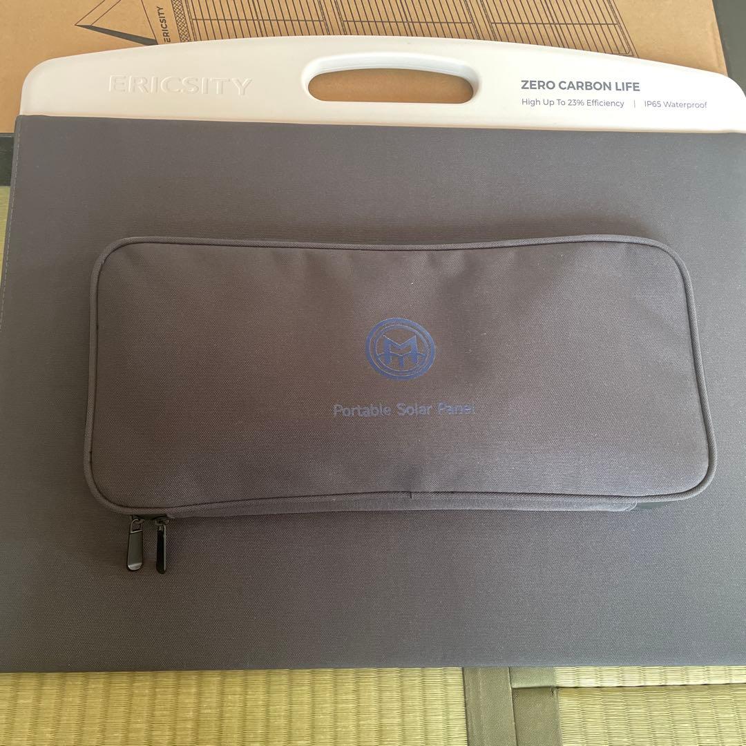 ソーラーパネル 100W 折りたたみ式 ソーラーチャージャー 太陽光パネル