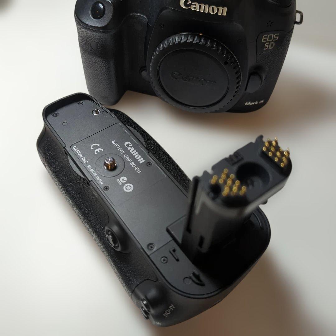 ♫キャノン EOS 5D Mark Ⅲ &バッテリーグリップ BG-E11