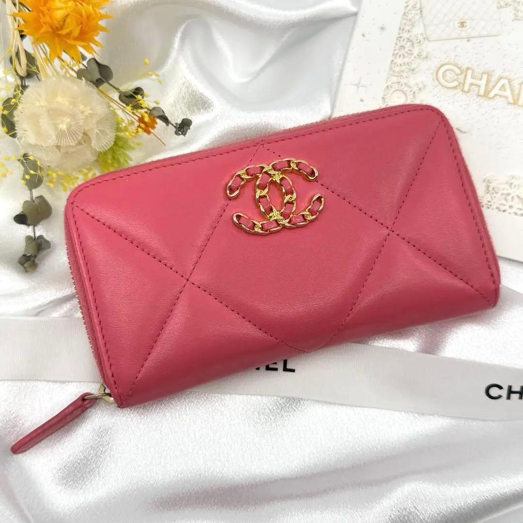 CHANEL シャネル　コンパクトウォレット　CHANEL 19　ディズヌフ