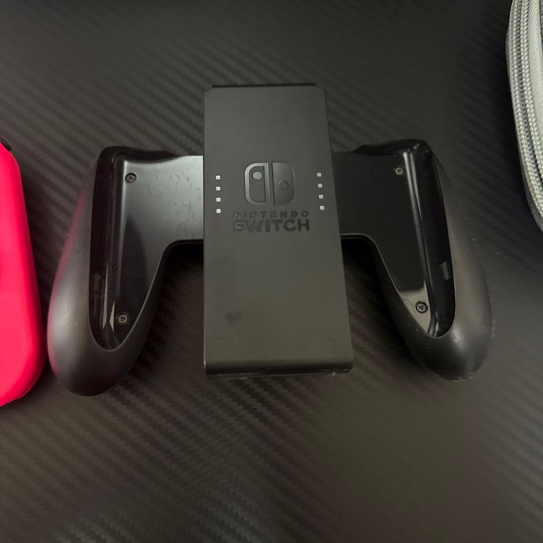 Nintendo Switch(初期化済・ジョイコンあり・説明欄に付属品記載)