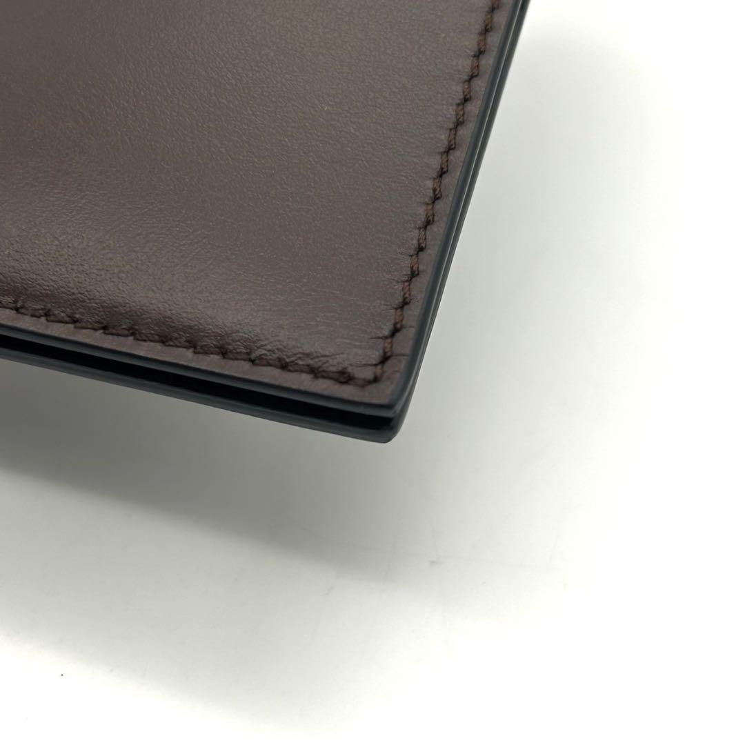 サルヴァトーレフェラガモ 二つ折り 手帳カバー ロゴ パスポートケース