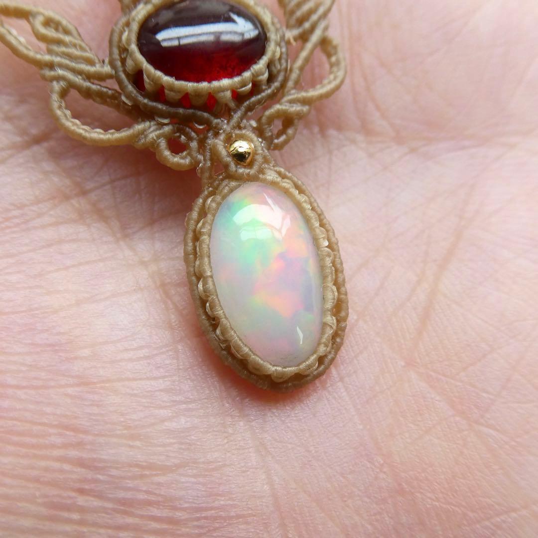 大粒オパール・ガーネットのマクラメネックレス