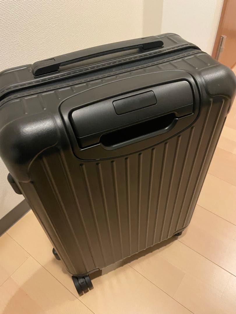 RIMOWA リモワ　スーツケース　キャビン　約33L 機内持ち込み可
