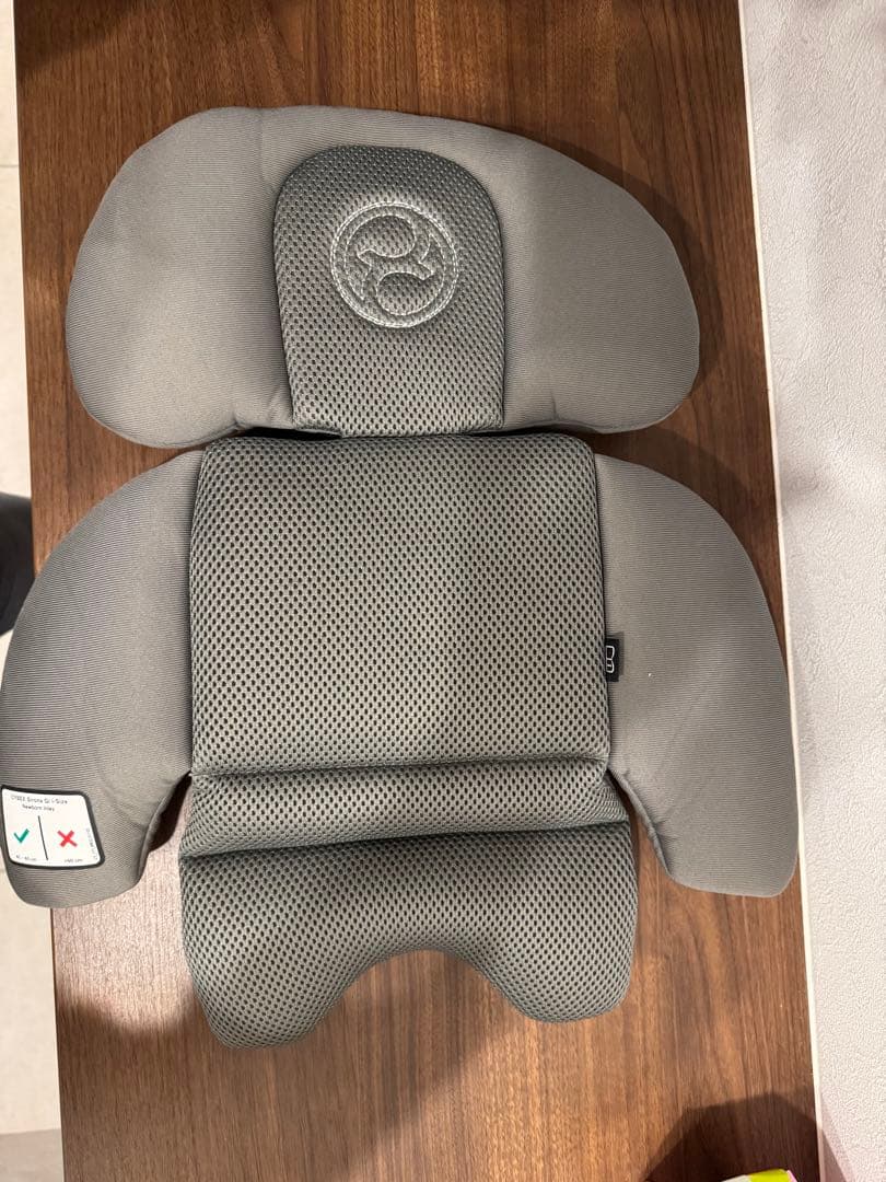 ISOFIX対応 グレー チャイルドシート