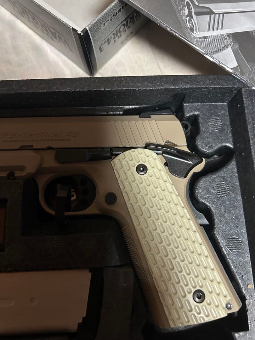 デザートカラー ガスブローバック DESERT WARRIOR 4.3