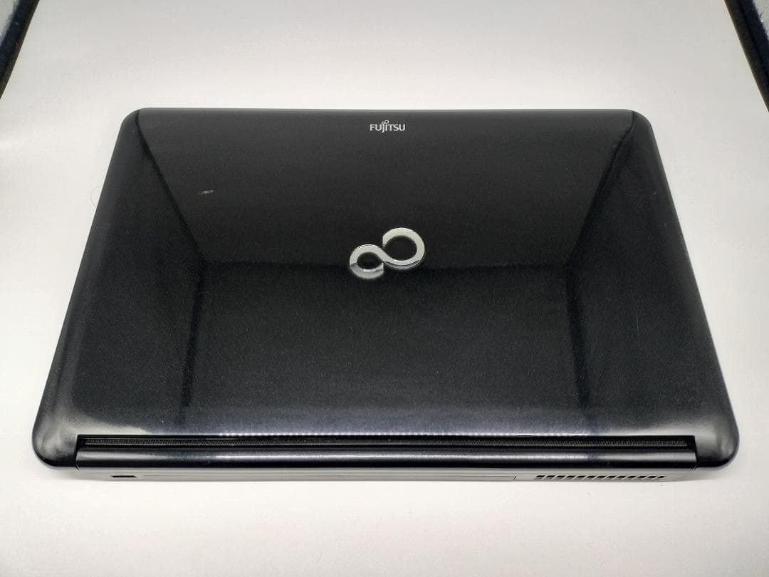 【FUJITSU】爆速 Core i7/新品SSD256GBノートパソコン D9
