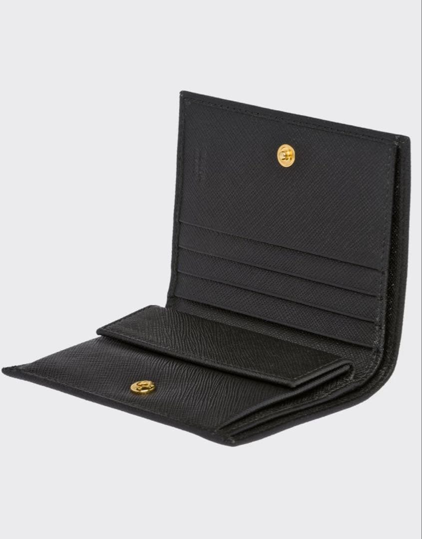 【早い者勝ち】PRADA ブラック 二つ折り財布