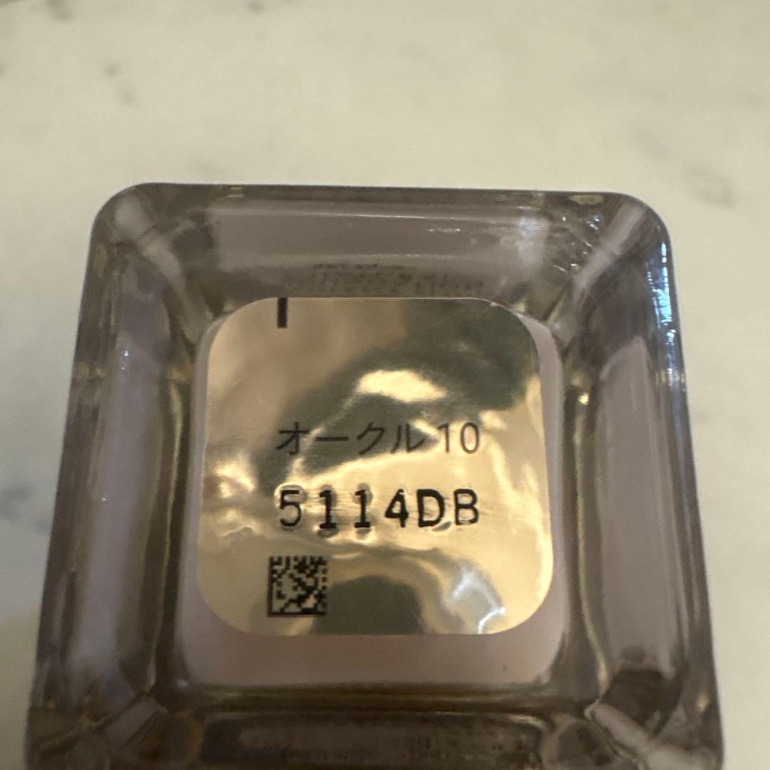 clé de peau BEAUTÉ リキッドファンデーション オークル10