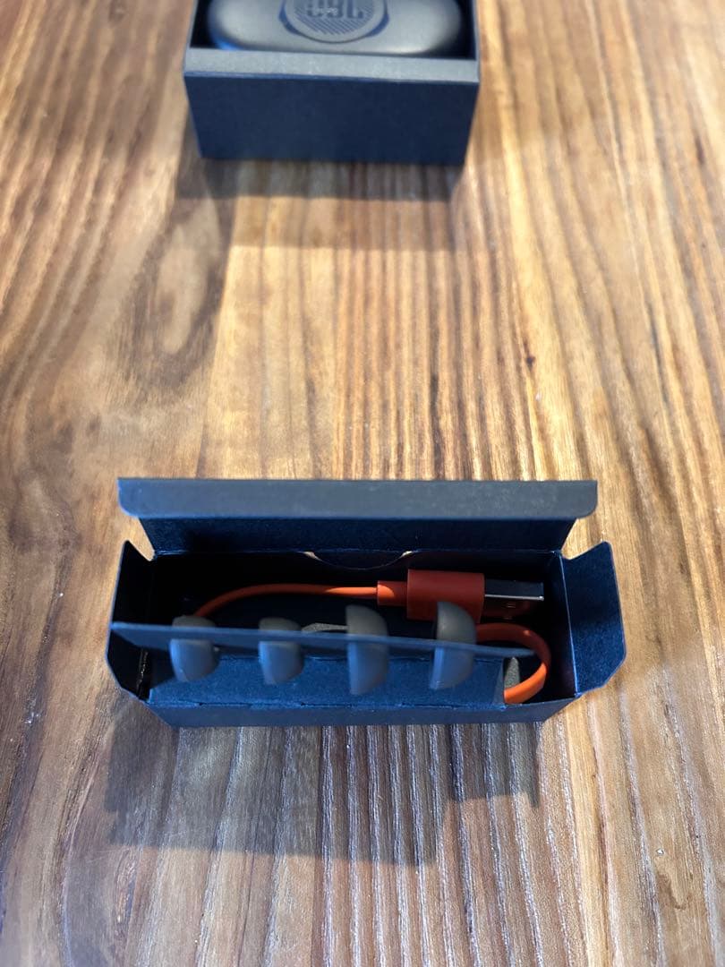 【美品】JBL QUANTUM TWS ワイヤレスイヤホン