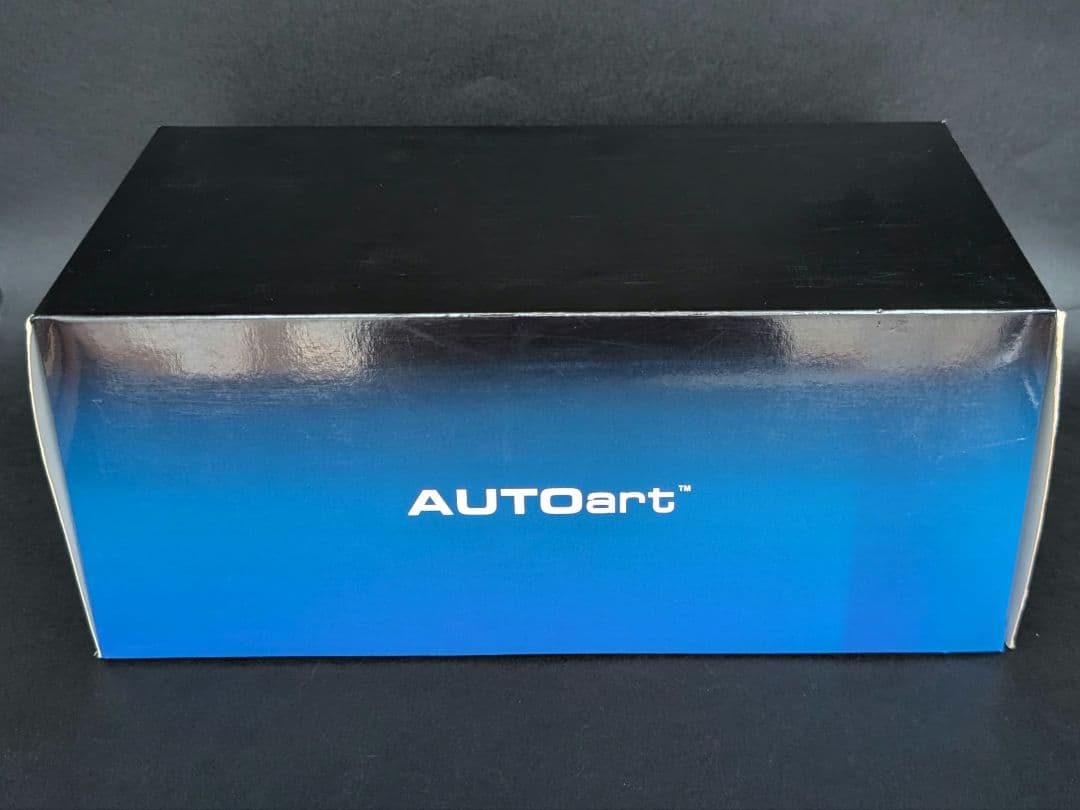 オートアート 1/18 NISSAN JUKE-R 2.0 マットブラック