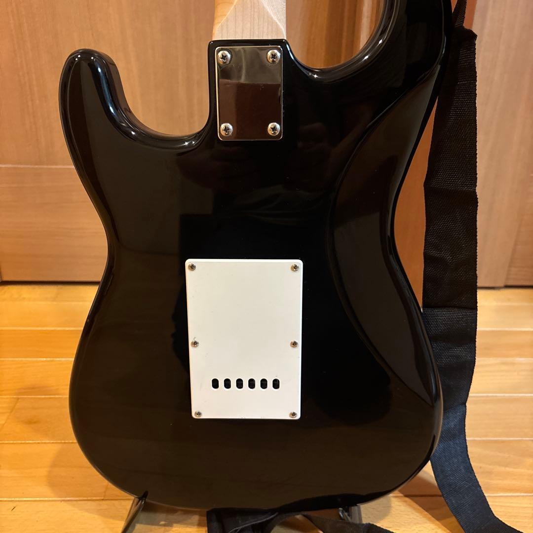 Legend ストラトキャスタータイプ（SSS） トレモロアーム付き