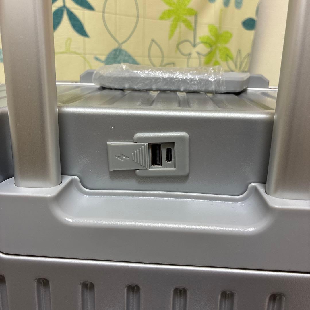 【未使用品】スーツケース　アルミフレーム　８５Ｌ