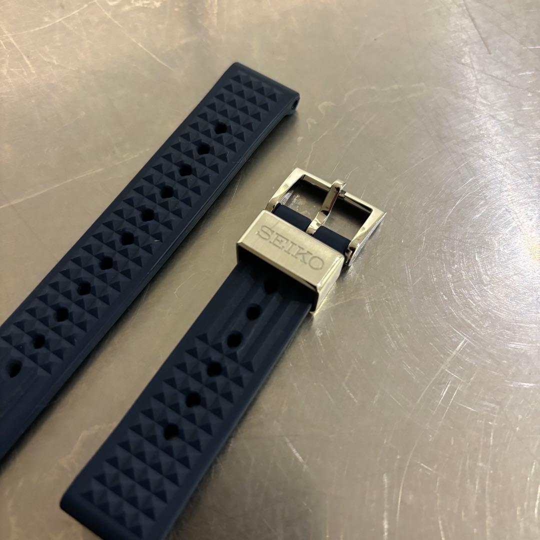 セイコーラバーベルト ネイビー　SEIKO ラグ幅19ミリ
