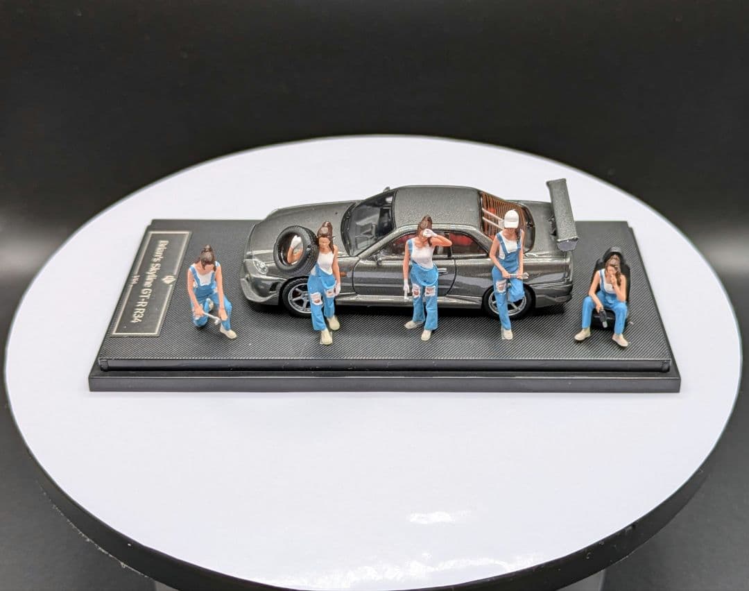 1/64スカイラインGT-R(R34)＆フィギュア(女性整備士)ジオラマ