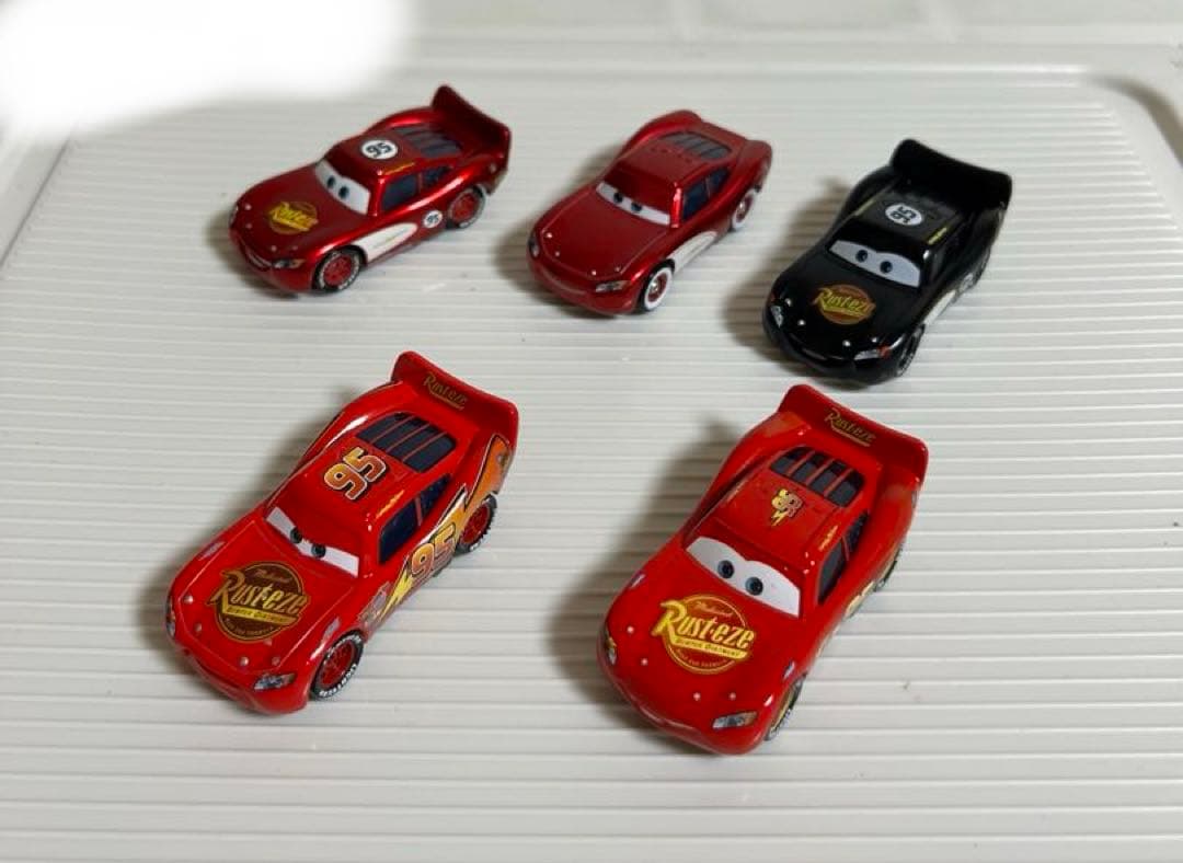カーズ、ミニカーマテルライトニングマックィーンRADIATOR SPRINGS