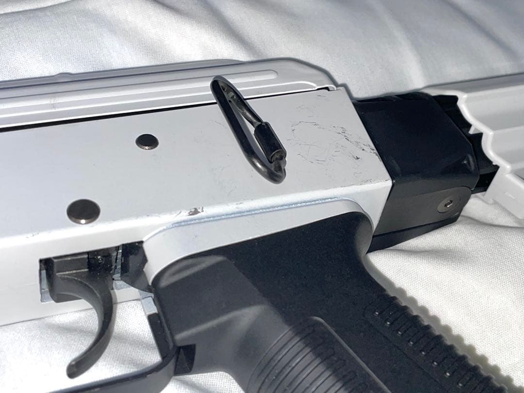 送料込み　東京マルイ　AKホワイトストーム 次世代電動ガン