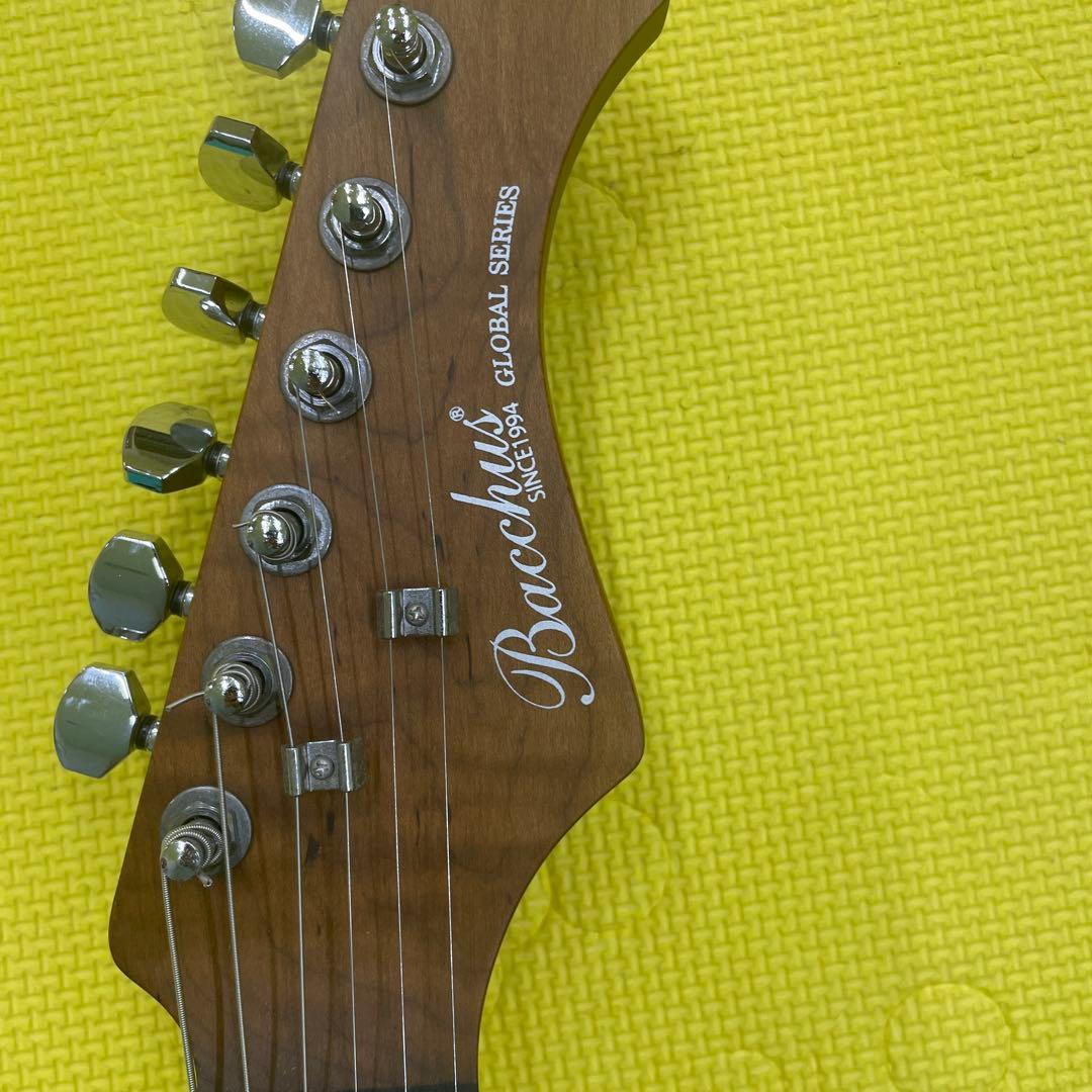 Bacchus エレキギター アイボリー