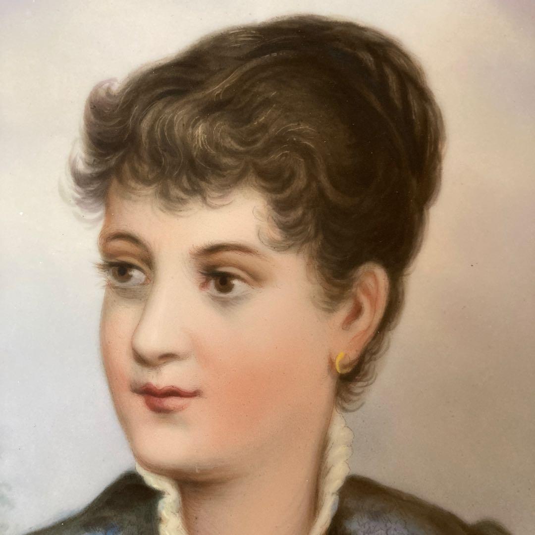 陶板画 青いドレスの婦人